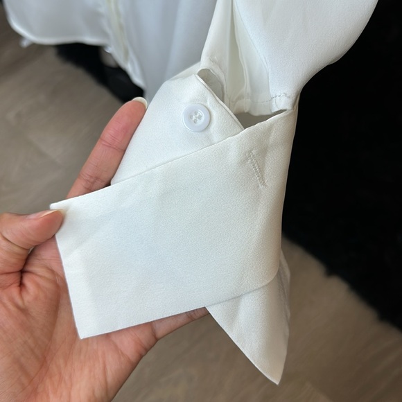 NWT White button down blouse - Picture 3 of 8